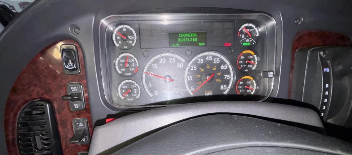 FREIGHTLINER BUSINESS CLASS M2 106
