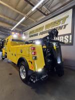 FREIGHTLINER BUSINESS CLASS M2 106 PLUS