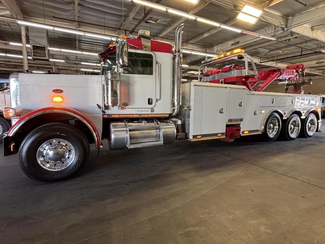 PETERBILT 388
