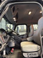 FREIGHTLINER BUSINESS CLASS M2 106