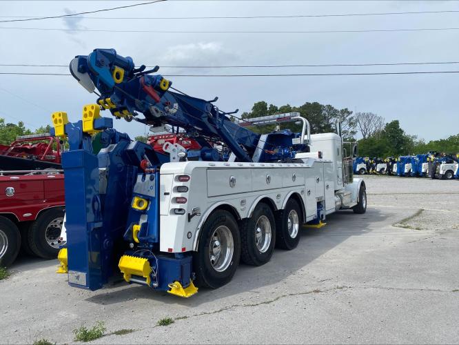 PETERBILT 389