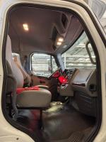FREIGHTLINER BUSINESS CLASS M2 106