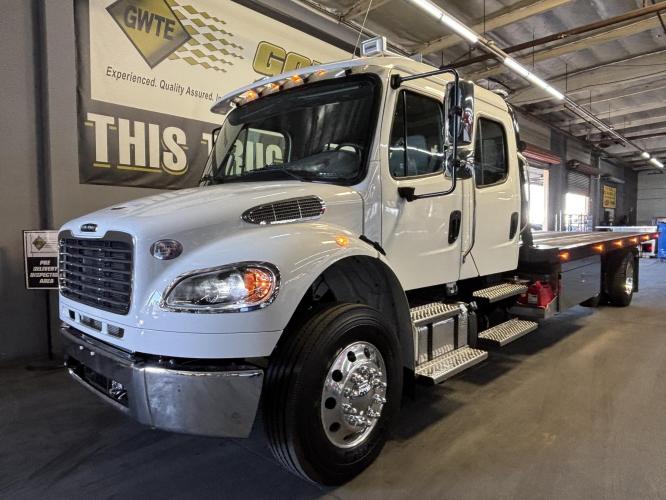 FREIGHTLINER BUSINESS CLASS M2 106