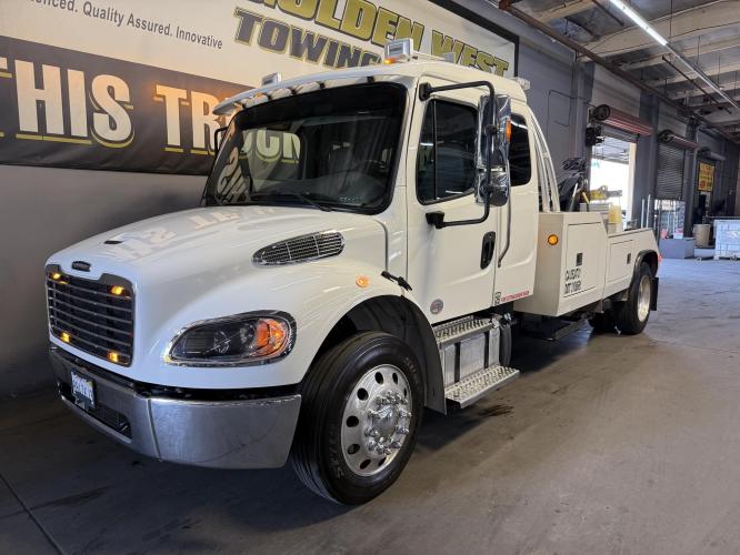 FREIGHTLINER BUSINESS CLASS M2 106