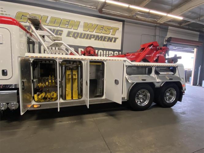 PETERBILT 389