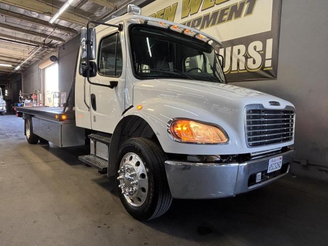 FREIGHTLINER BUSINESS CLASS M2 106