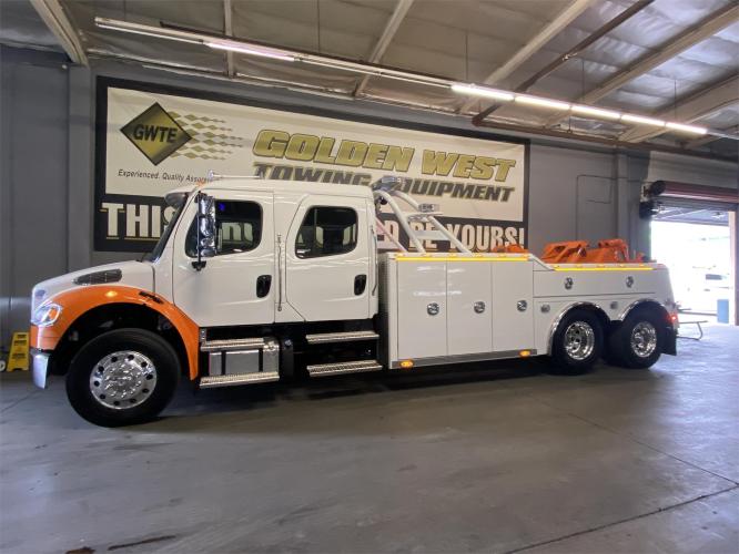 FREIGHTLINER BUSINESS CLASS M2 106