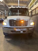 FREIGHTLINER BUSINESS CLASS M2 106