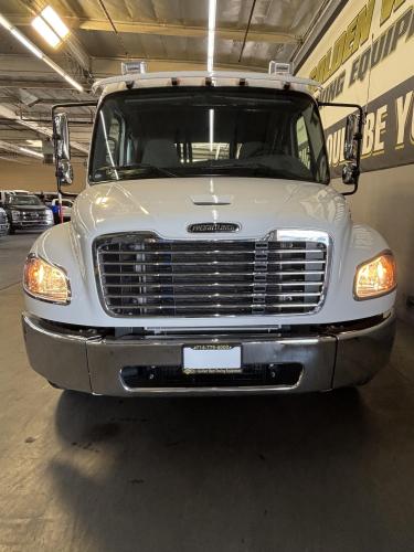 FREIGHTLINER BUSINESS CLASS M2 106