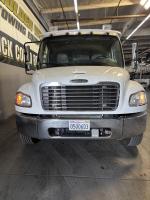 FREIGHTLINER BUSINESS CLASS M2 106