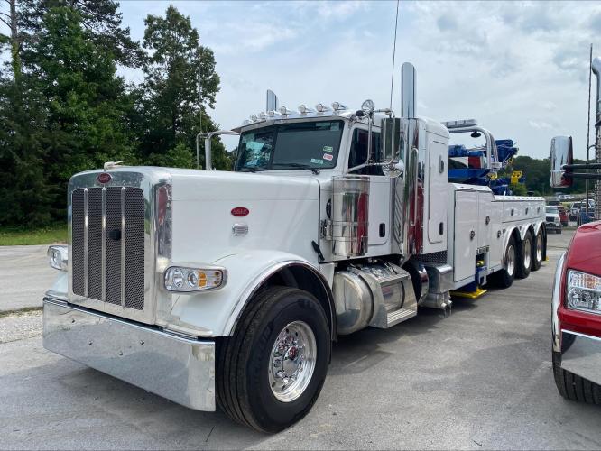 PETERBILT 389