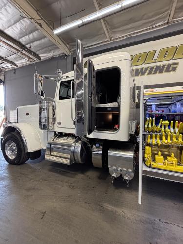 PETERBILT 389