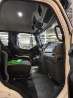 FREIGHTLINER BUSINESS CLASS M2 106 PLUS