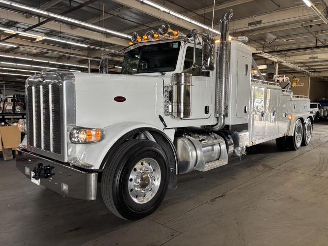 PETERBILT 389