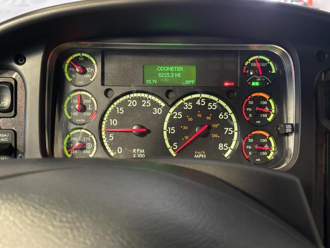 FREIGHTLINER BUSINESS CLASS M2 106