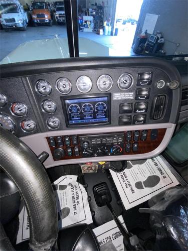 PETERBILT 389