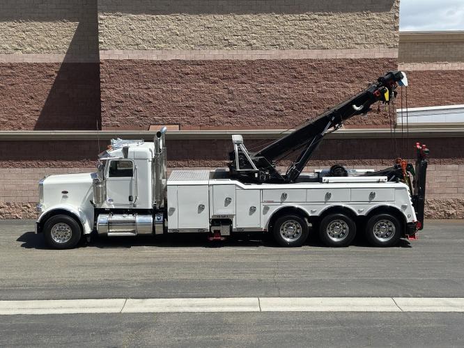 PETERBILT 389