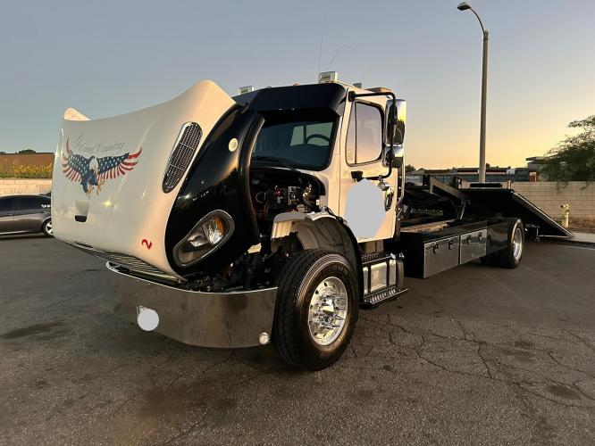 FREIGHTLINER BUSINESS CLASS M2 106