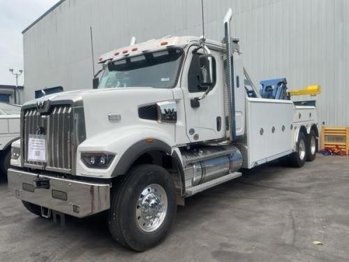 2025 WESTERN STAR 49X
