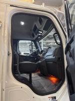 FREIGHTLINER BUSINESS CLASS M2 106 PLUS