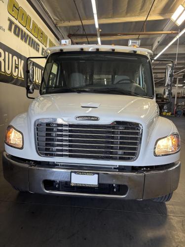 FREIGHTLINER BUSINESS CLASS M2 106