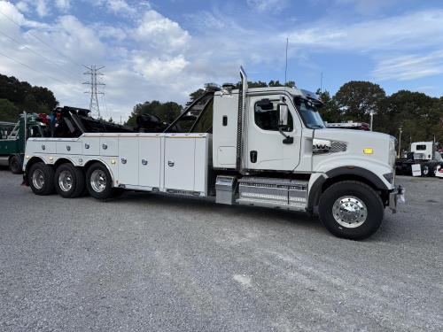 2025 WESTERN STAR 49X