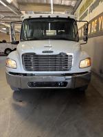 FREIGHTLINER BUSINESS CLASS M2 106