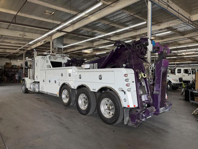 PETERBILT 389