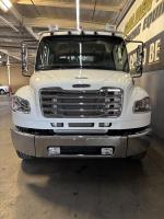 FREIGHTLINER BUSINESS CLASS M2 106 PLUS