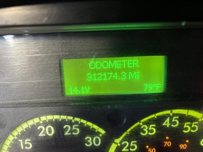 FREIGHTLINER BUSINESS CLASS M2 106