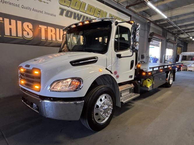 FREIGHTLINER BUSINESS CLASS M2 106