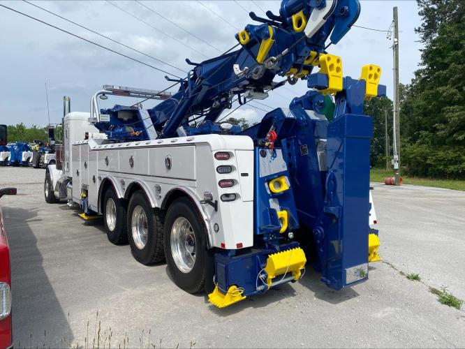 PETERBILT 389