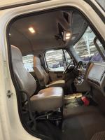 FREIGHTLINER BUSINESS CLASS M2 106