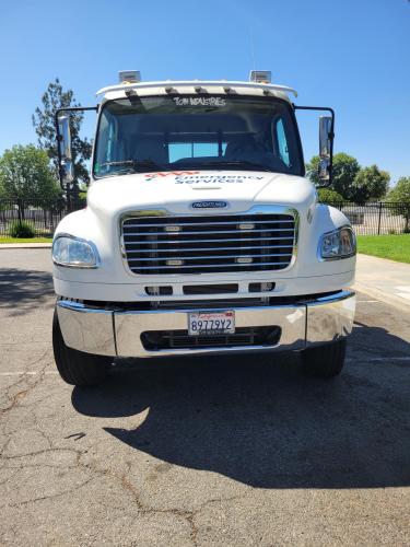 FREIGHTLINER BUSINESS CLASS M2 106