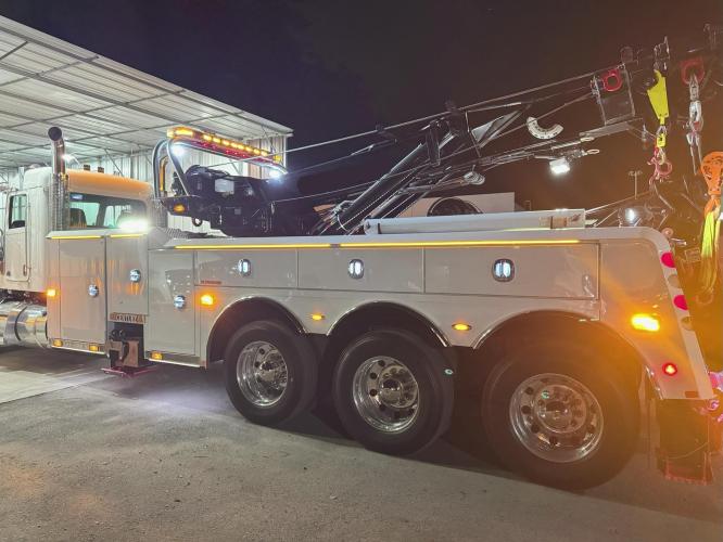 PETERBILT 389
