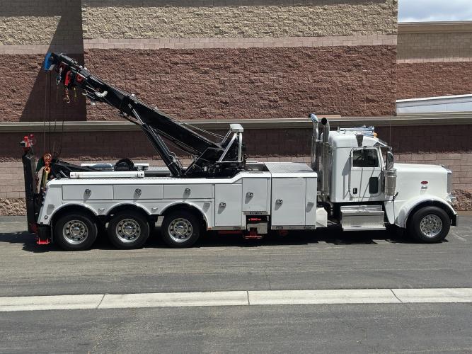 PETERBILT 389