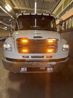 FREIGHTLINER BUSINESS CLASS M2 106 PLUS