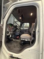 FREIGHTLINER BUSINESS CLASS M2 106