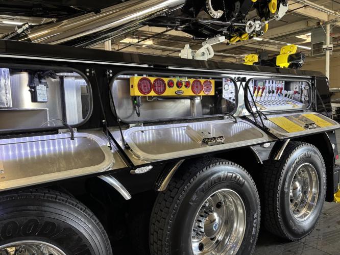 PETERBILT 389