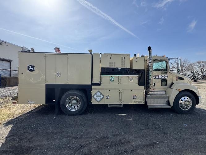Kenworth T300