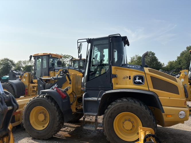 John Deere 344 P