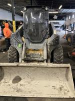 John Deere 332G