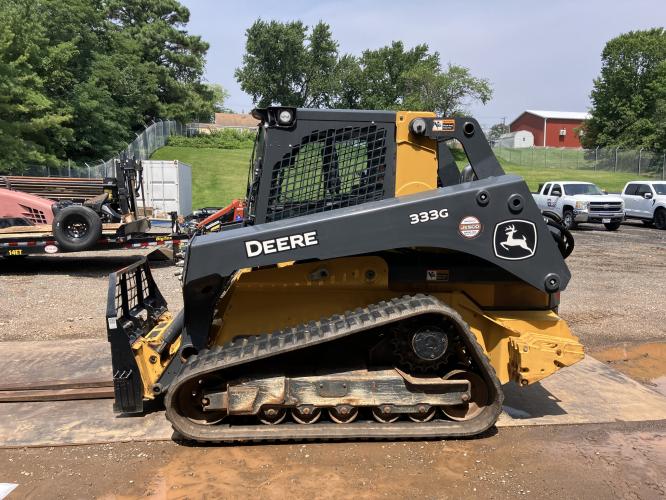 John Deere 333G