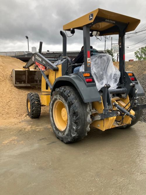 2016 John Deere 210L