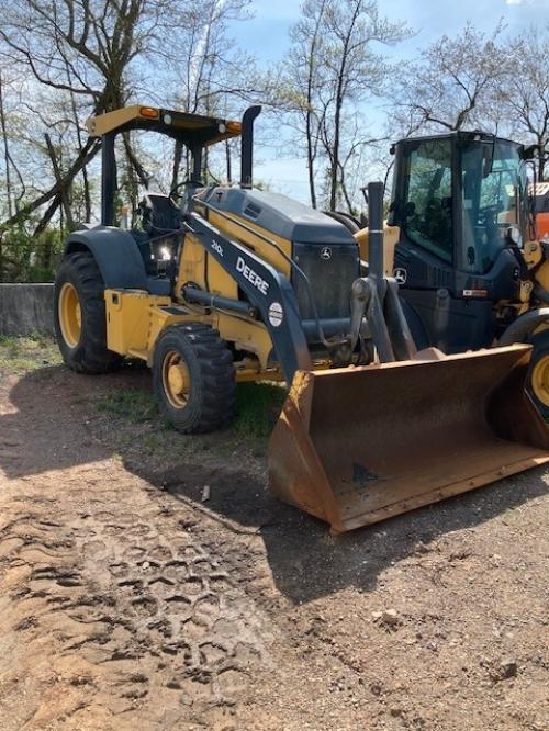 2016 John Deere 210L