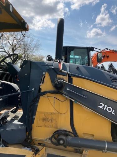 John Deere 210L