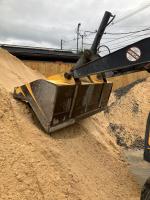 John Deere 210L