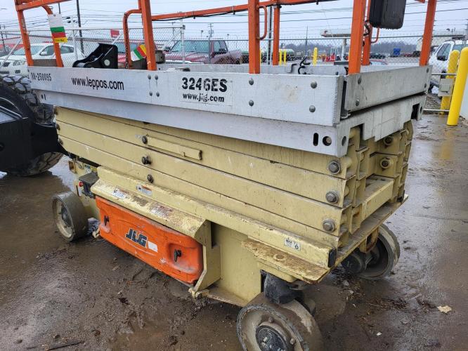JLG 3246ES