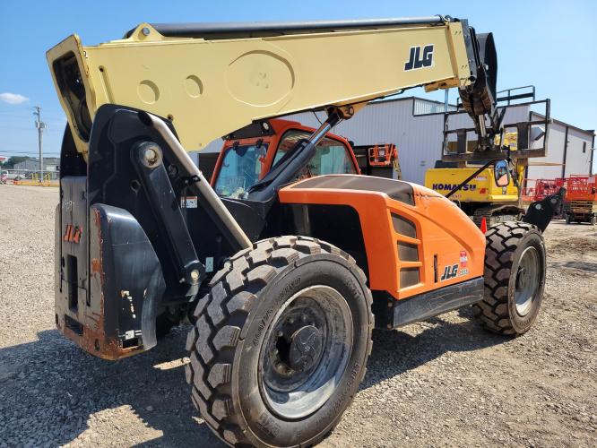 JLG 1055