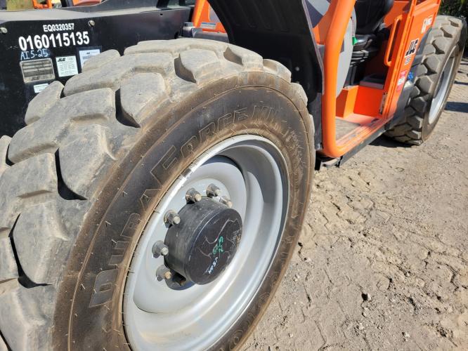 JLG 1055